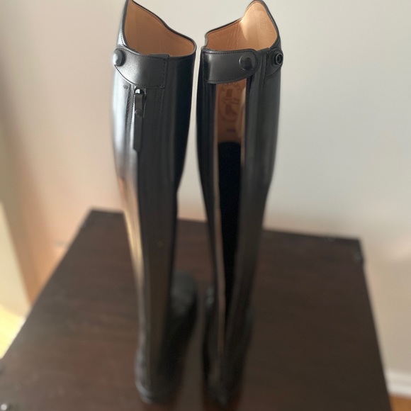 Riding boots - Picture 2 of 3